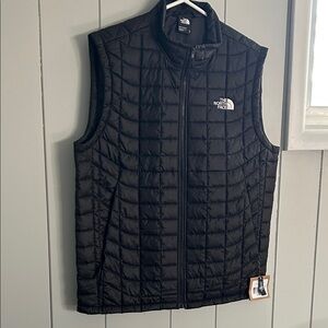 The North Face Men's Black Puffer Vest